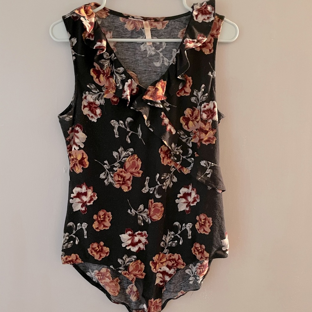 10 DOLLAR SALE ON EVERYTHING: Floral Bodysuit